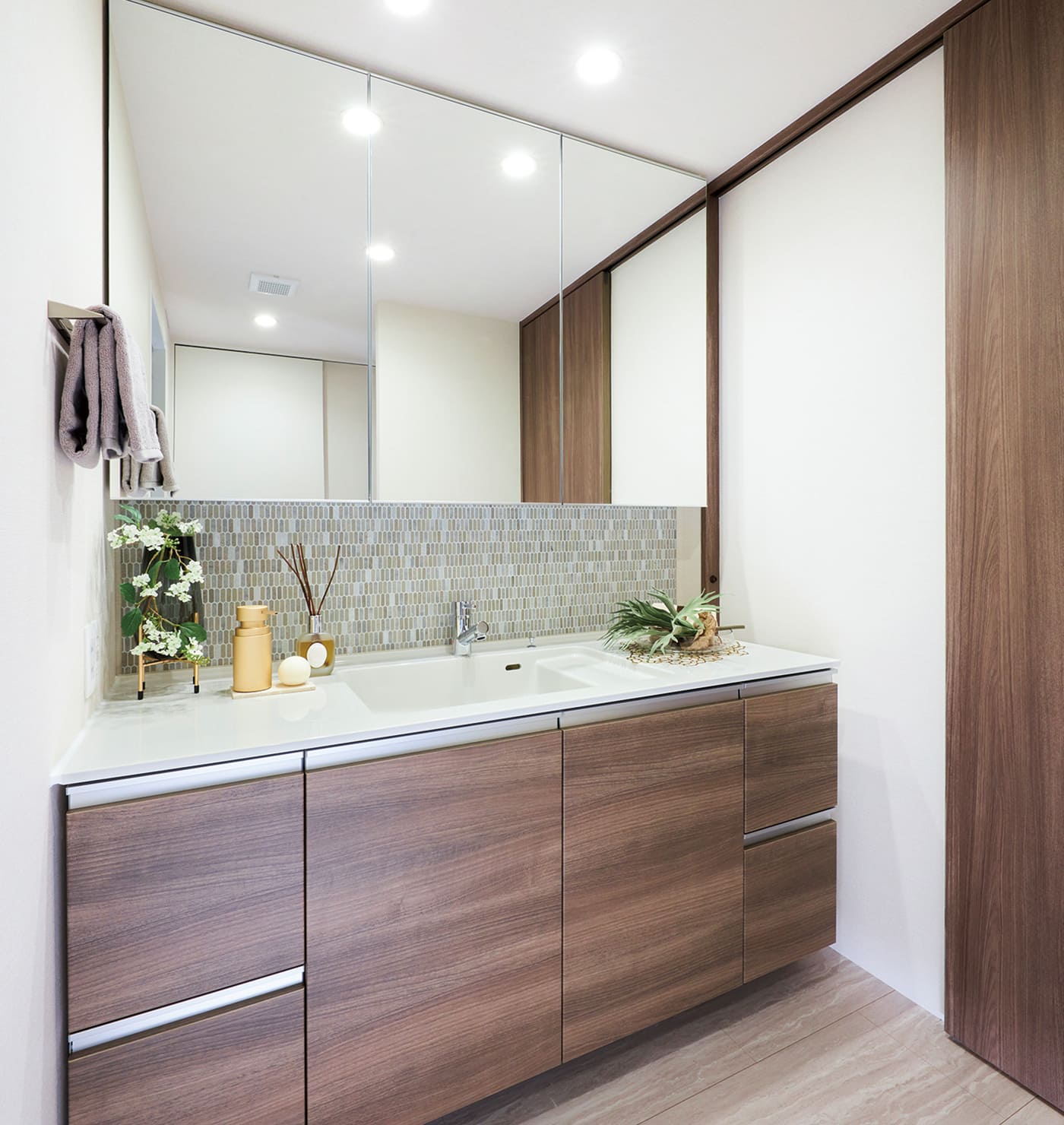 POWDER ROOM